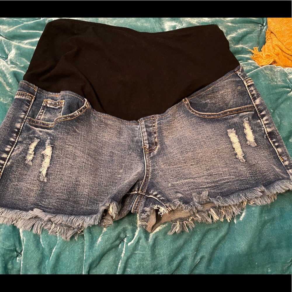 Jean shorts (pregnancy)